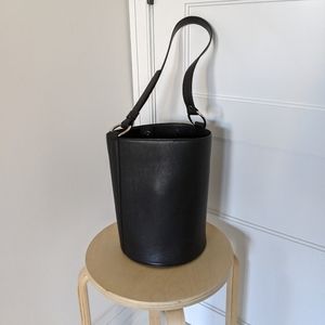 Hyergoods Bucket Bag in Black